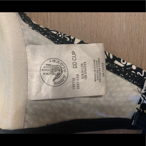 Body Glove Bikini Top.  DD cup Like New - Picture 4 of 8